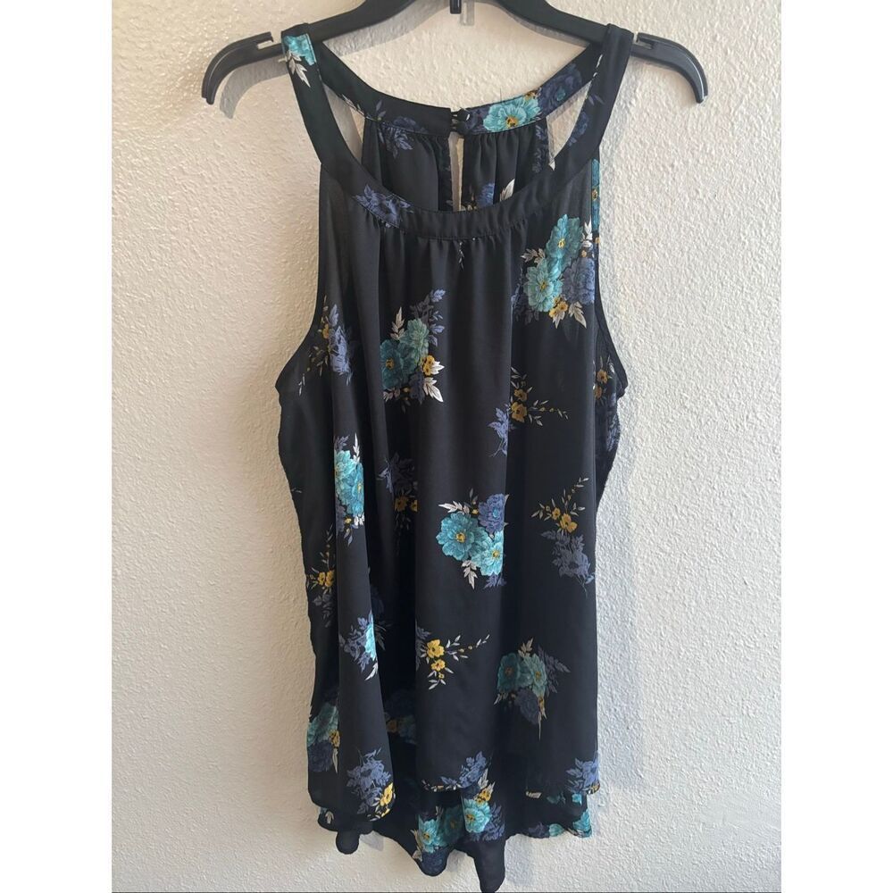 ❤️TORRID Floral Sleeveless Blouse